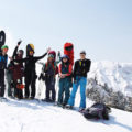 楽しい仲間と最高の雪を楽しむ！スノーボードツアーはX-CUBE SNOWBOARD ACADEMYへ